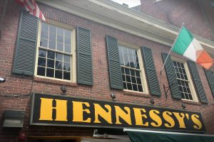 Hennessys Irish Pub