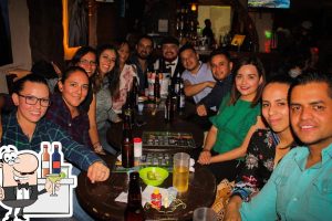 Juan Monedas Karaoke Bar