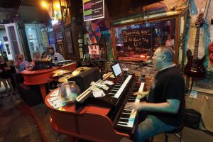 Piano Bar