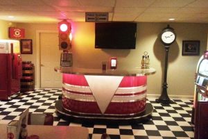Retro house bar & gril